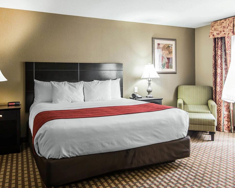 Comfort Inn & Suites Kansas City Downtown Exterior photo